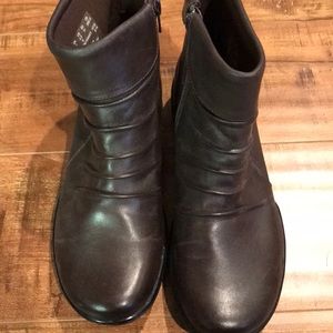 Clark’s Kearny’s Swim in dark brown leather